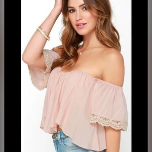 NWT.. Lulu's Pink Flutter Sleeve Crop Blouse